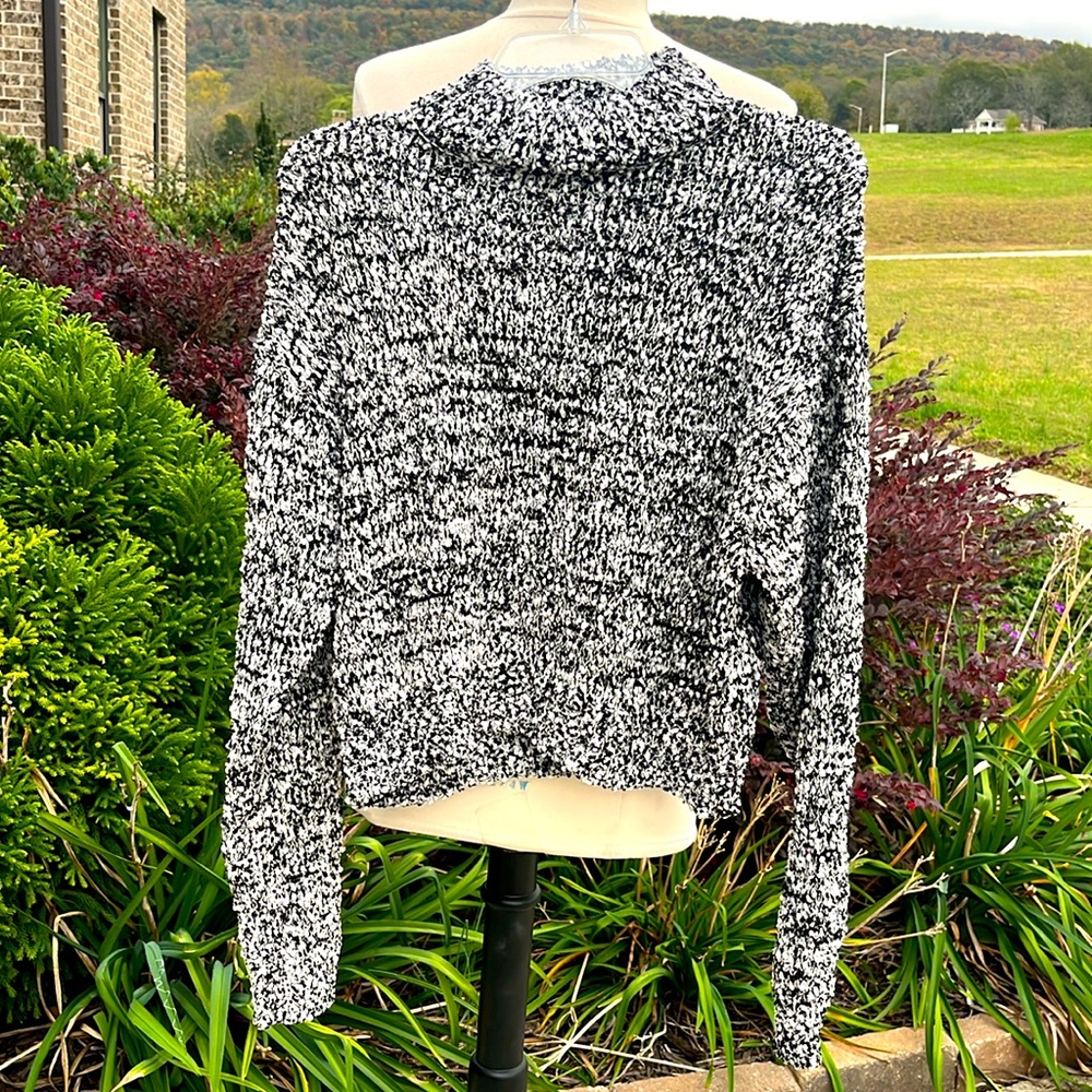 Comfy Blush & Bloom Mock Neck Black White Sweater Womens Small Medium New